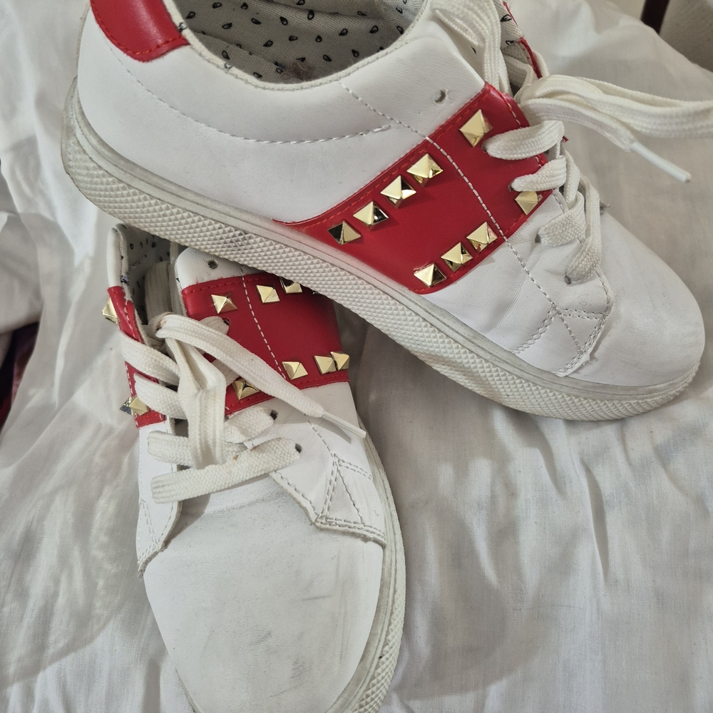DIVA Lounge White and Red Sneakers with Gold Accents